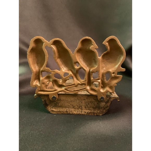 H Rusty looking Cast Iron Wall Mount Bird Feeder Birdbath Soap Dish Patio D… - Picture 4 of 10